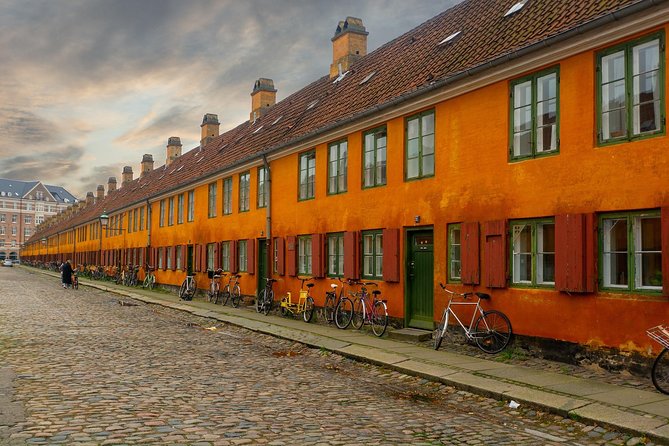 3h Private walking tour, Copenhagen - Amalienborg Palace Museum: Royal Life With a Real Address