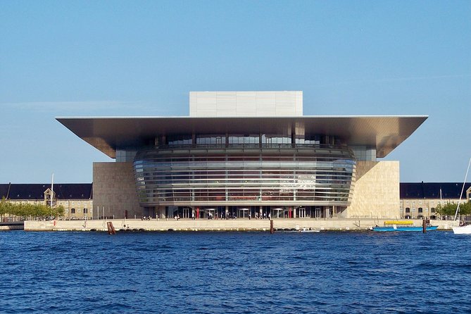 3h walking tour, small group max 10 people Copenhagen - Amalienborg Palace Museum: royal life and a hint of ceremony