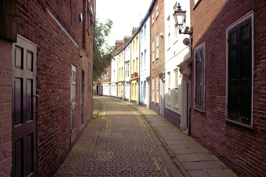 Aalborg: Express Walk with a Local in 60 minutes - Budolfi Church to the House of Music: two stops that shape the story