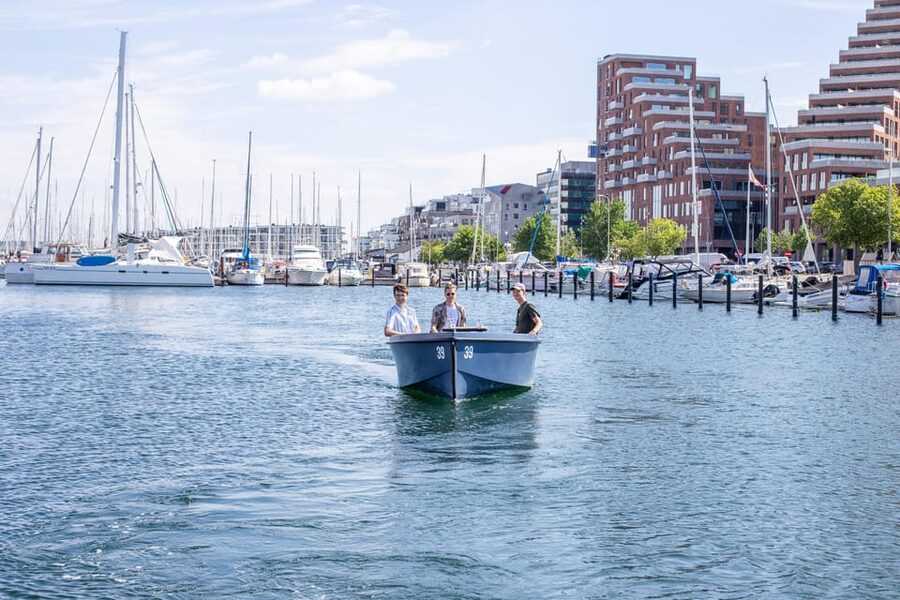 Aarhus: 1 or 1,5 Hour Boat Rental - No License Required - Comfort Tips: Blankets, Vests, and What to Pack