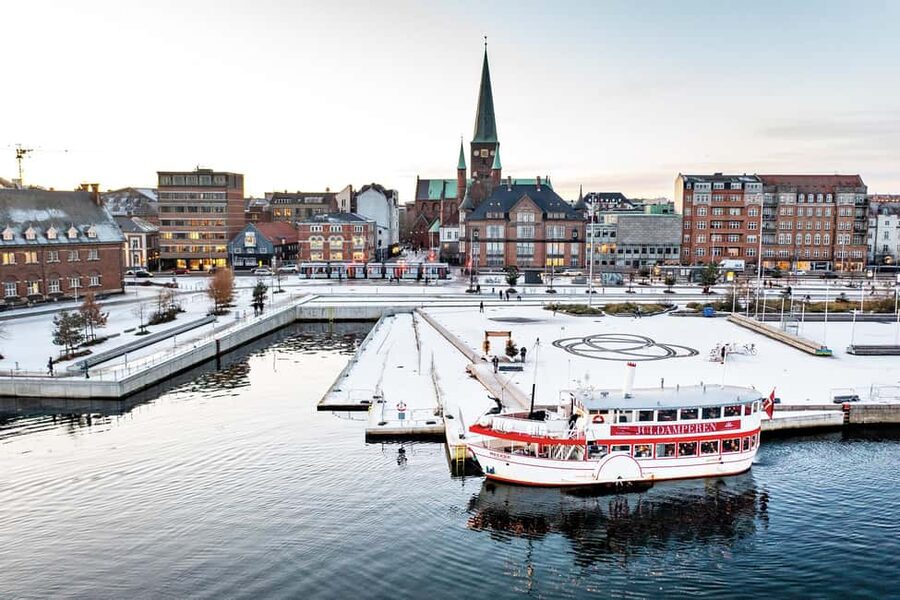 Aarhus: Christmas Harbour Cruise with Local Guide - Price and value: is $25 per person worth it?