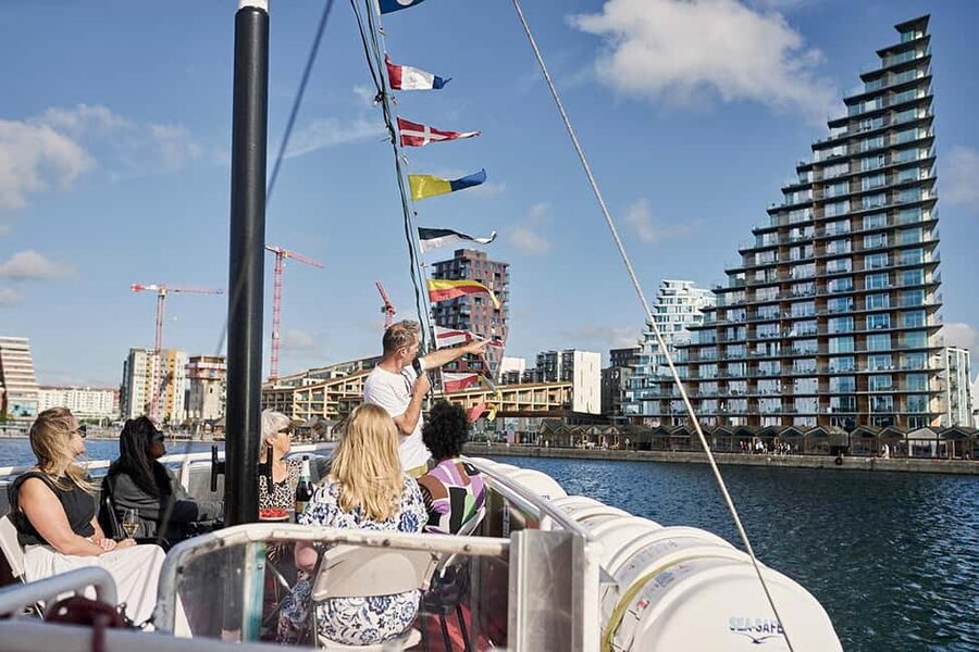 Aarhus: Harbour Cruises with local guide - Aarhus Harbour Cruise: how the city makes sense from the water