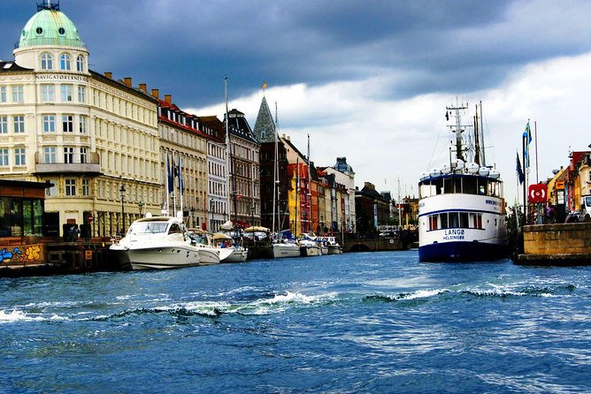 Arrival Transfer: Airport CPH to Copenhagen by Luxury Van - The meet-and-greet that gets you moving, not searching