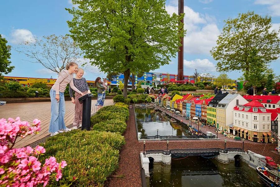 Billund: 1-Day Ticket to LEGOLAND® with All Rides Access - Knights Kingdom, LEGOREDO Town, and the ride-and-play mix