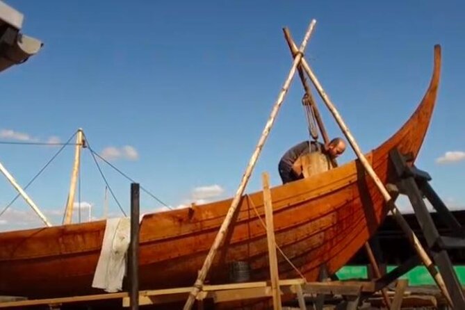 Cathedral ,Viking ships Tour, Palace and Castle (April) - The scenic drive to Frederiksborg Castle, plus why the pause matters