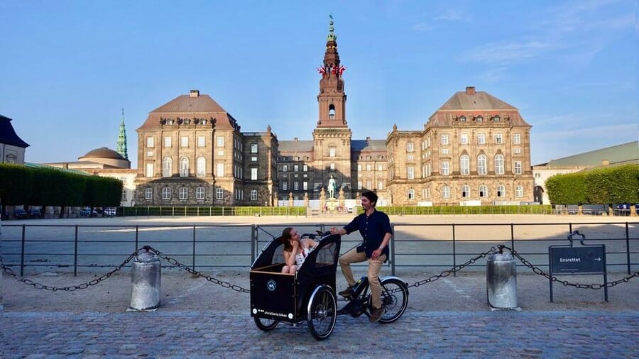 Copenhagen: 3 Hour Extended Grand E-Bike Guided Tour - Christianshavn mound views and the Christiania roaming pause