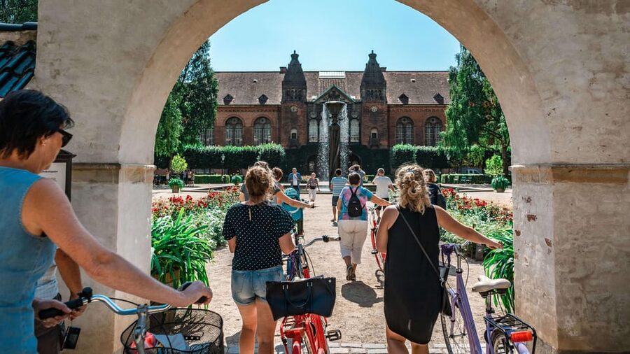Copenhagen: 3-hour Private Guided Bike Tour - Torvehallerne, Rosenborg Castle grounds, and Nyboder: Copenhagen’s big contrast run