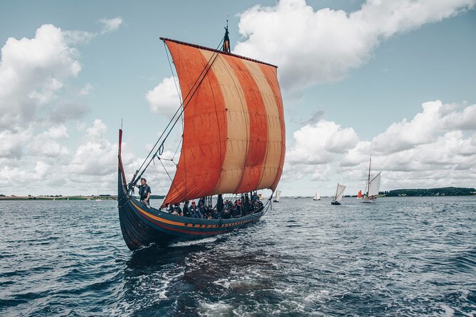 Copenhagen Card - DISCOVER 80+ attractions and public transport - Canals and Shakespeare at Kronborg in Elsinore