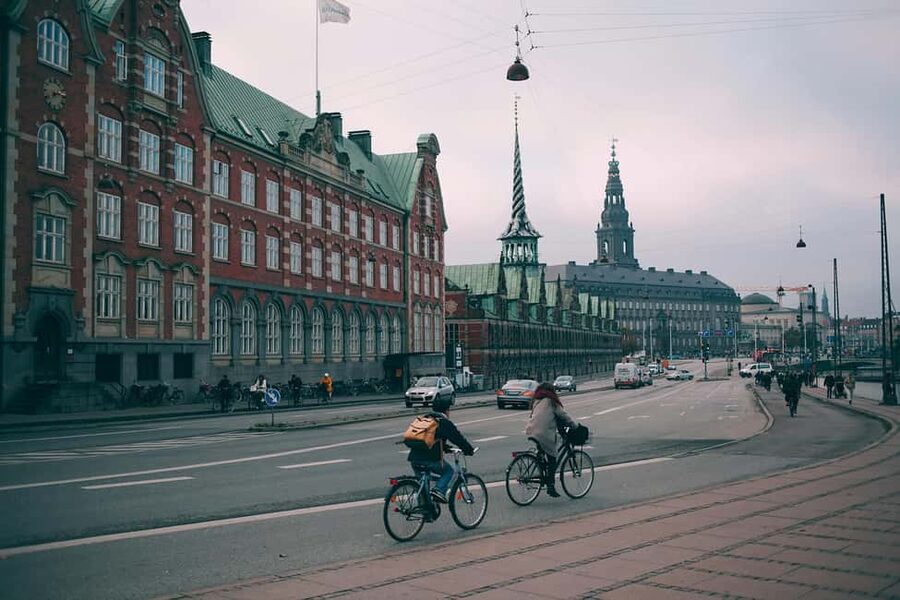 Copenhagen & Christiania : Guided Bike Tour in French - Key things that make this tour worth your time