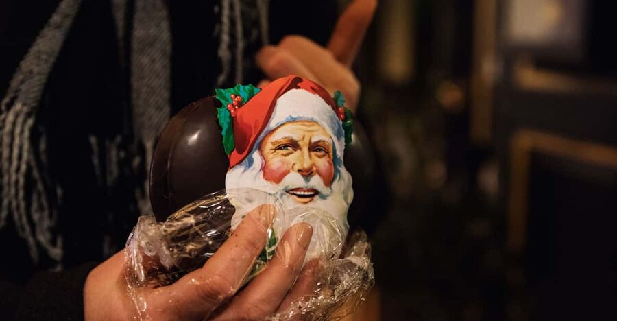 Copenhagen: Christmas Walking Tour with Treats and Drinks - Price and value: is $78 worth it in Copenhagen December?