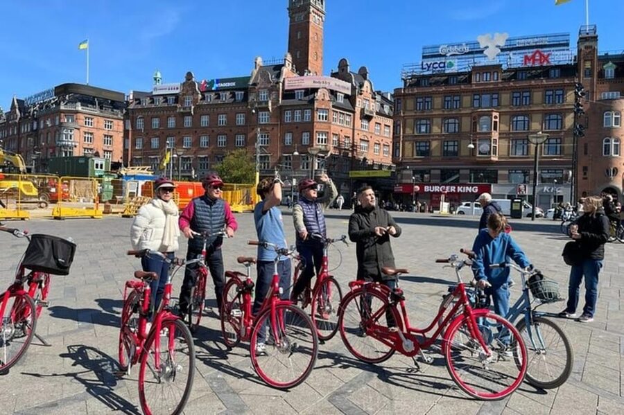 Copenhagen: City Highlights Walking Tour With Local Guide - What to wear and expect on the ground (rain, stairs, cobblestones)