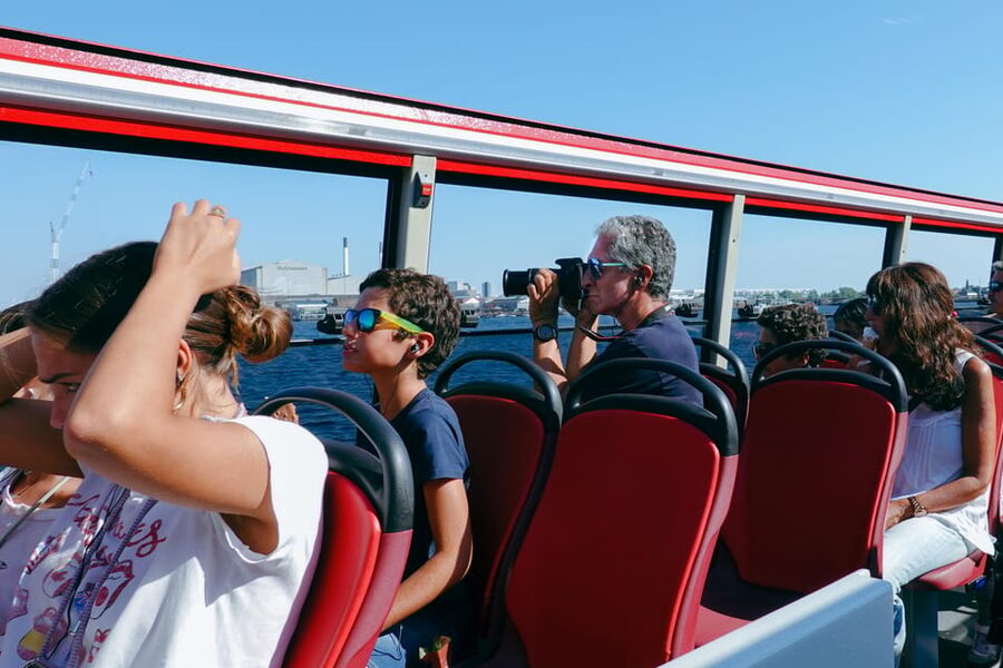 Copenhagen: City Sightseeing Hop-On Hop-Off Bus Tour - Audio, comfort, and the small extras that matter on a cold day