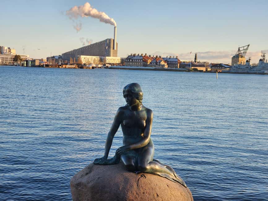 Copenhagen Combo: Walking Tour, Harbor Ferry & Royal Guards - The Walking Route: From Central Sights to the Canal and Harborfront