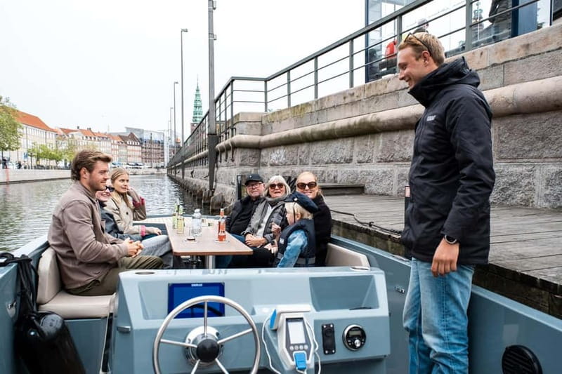 Copenhagen: Electric Canal Tour with Guide and Hot Drink - Comfort and Warmth: What Changes in Winter