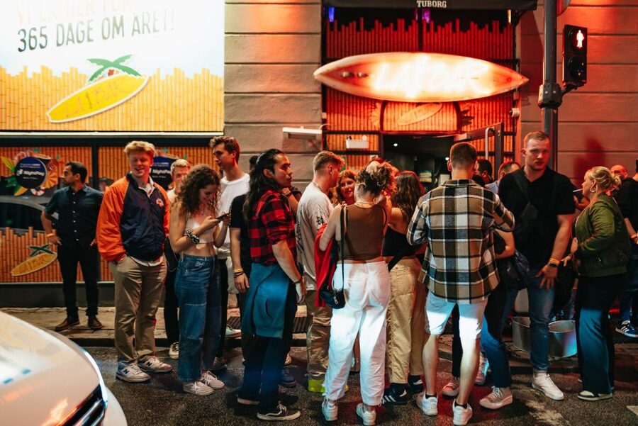 Copenhagen: Guided Party Pub Crawl with 4 Shots and 1 Drink - What to wear and pack for a 4-hour party walk