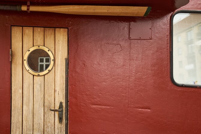 Copenhagen Hidden Gems PhotoWalk tour - Christianshavn & Houseboats - Christianshavn canals and houseboats: the point of this photowalk