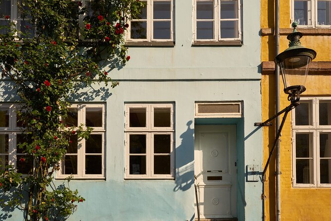 Copenhagen Hidden Gems PhotoWalk tour - Christianshavn & Houseboats - Timing, meeting points, and how the end near Metro helps you keep moving
