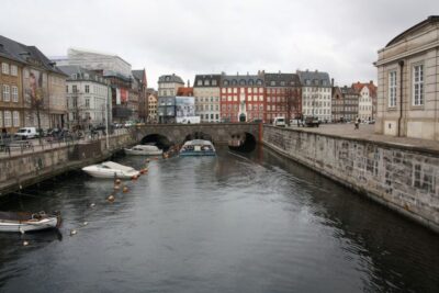 Highlights & Hygge Guided Walking Tour w/ Lunch