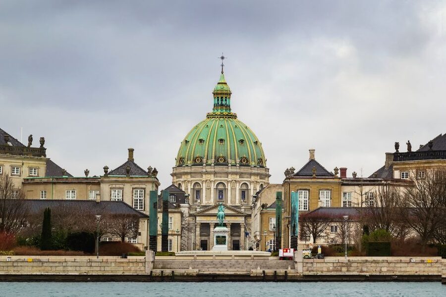 Copenhagen: Highlights & Secrets Private Walking Tour - Who should book this tour, and who might not