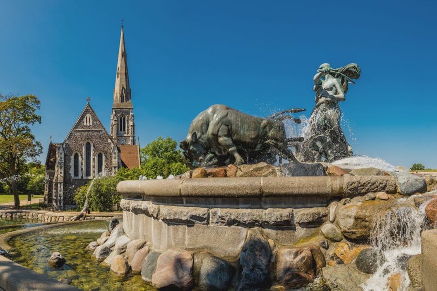 Copenhagen: Highlights & Secrets Private Walking Tour - Kastellet area and the Little Mermaid finish, plus how to spend your last minutes smart