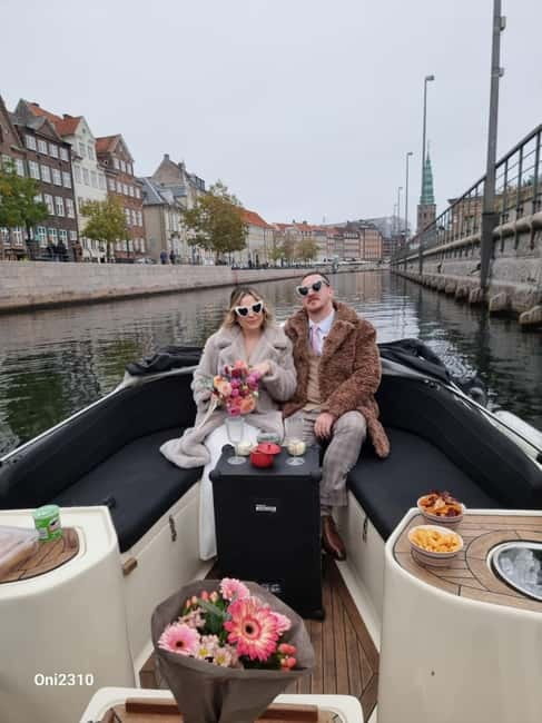 Copenhagen: Private Guided Boat Tour with City Highlights - The Reffen Stop: How to Use It Like a Local Food Break