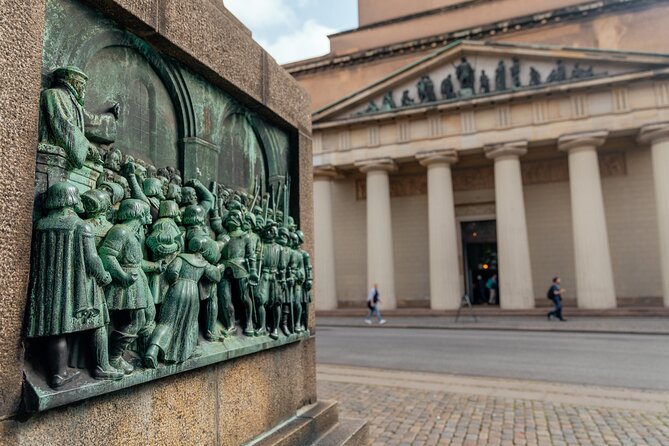 Copenhagen Private Tour: Highlights & Hidden Gems by Bike or Foot - Final Break: A Local Snack or Drink Stop in the City Center