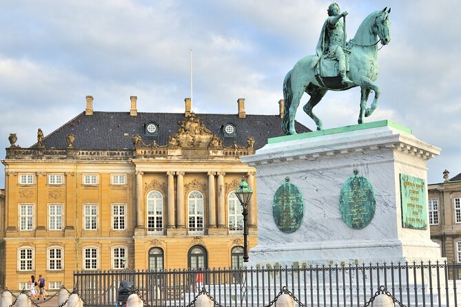 Copenhagen Scavenger Hunt and Highlights Self Guided Audio Tour - The audio and story layer: text or audio when you want it