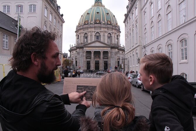 Copenhagen Self-Guided Murder Mystery Tour by Amalienborg Palace - How the Amalienborg murder mystery works in real life
