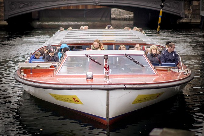 Copenhagen Sightseeing Classic Canal Tour With Live Guide - Live guiding style, sound, and getting the most from the narration