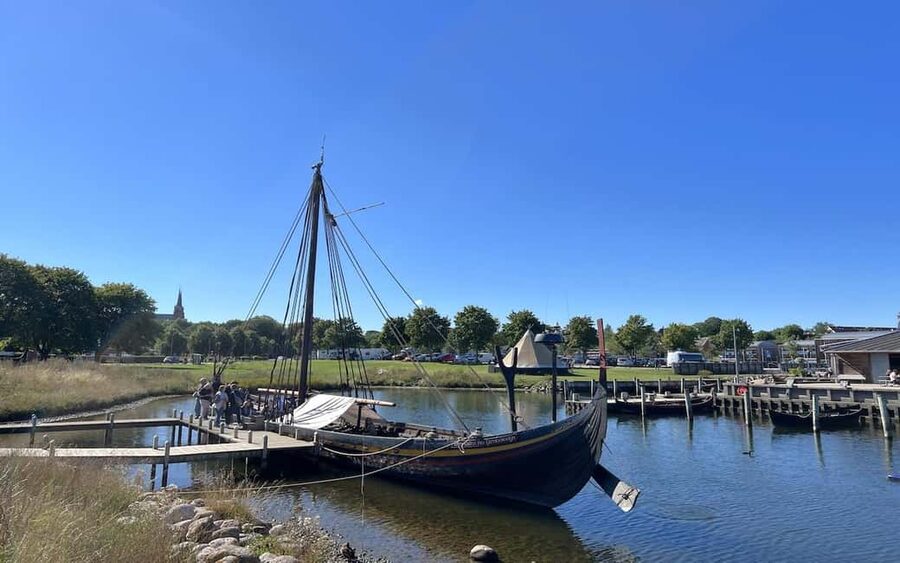 Copenhagen: Tour of Roskilde, the Viking city in Spanish with tickets - Why Roskilde works as a Viking day trip from Copenhagen