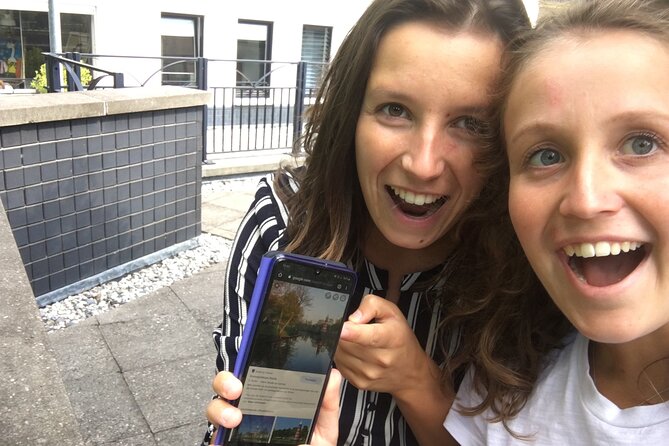 e-Scavenger hunt Copenhagen: Explore the city at your own pace - Amalienborg Palace and Copenhagen City Hall: royal life and civic Denmark