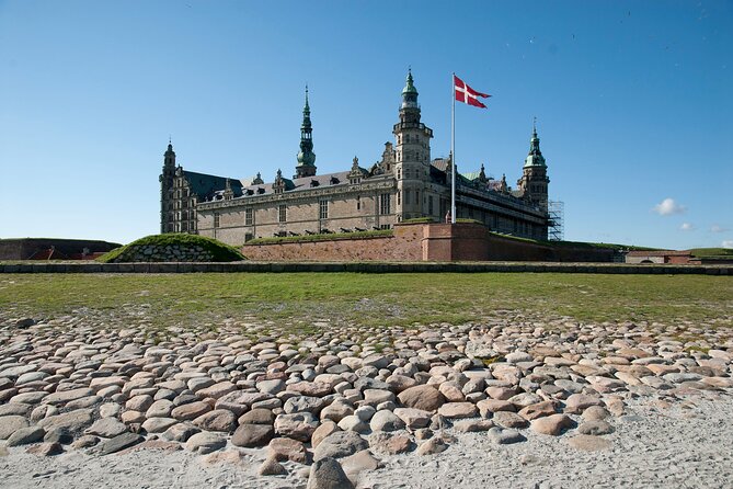 Full-Day Tour; Castle, Palace & Cathedral, Winter(JAN-MAR) - Frederiksborg Palace in Hillerød, the Renaissance building you can roam
