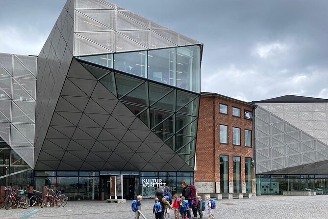 Helsingør Castle and Historic City Self-Guided Walking Tour - Svea Column and the town’s Denmark-Sweden link