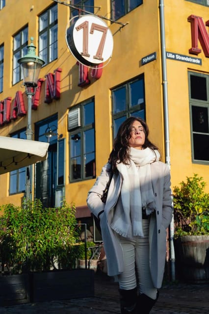 Instagram tour of Copenhagen with a private photographer - Pose coaching that helps you look like yourself