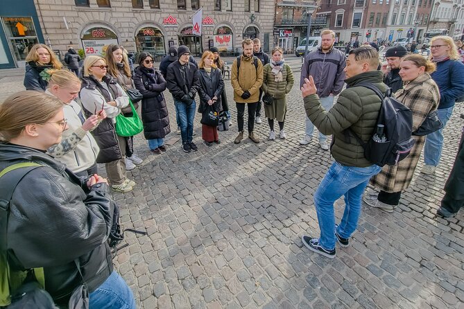 Life on Copenhagen's Streets: Philip's crazy life - Language and group size: better for conversation, not crowds