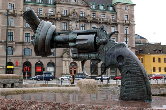Malmö Full Day Private Trip, Sightseeing Tour & Lunch Option - Stortorget and Apoteket Lejonet: Squares With Stories, Plus the Oldest Pharmacy