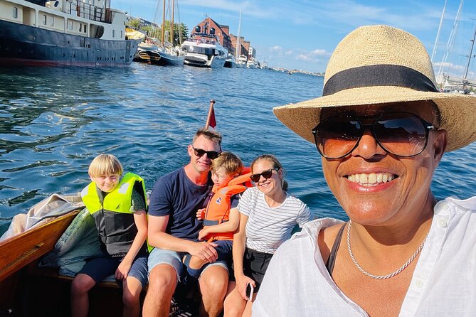 Private Copenhagen Boat cruise in Scandinavian mahogany boat - Price and value for a 1-hour private Copenhagen cruise