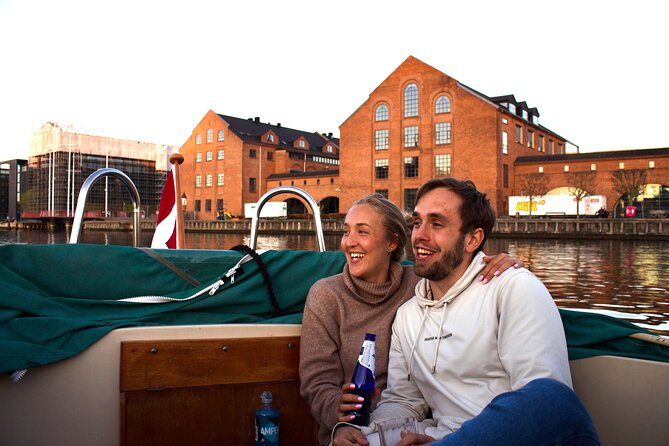 Private Copenhagen Boat Tour: Landmarks and Hidden Gems - Docking at DAC and then turning into the inner-city canal story