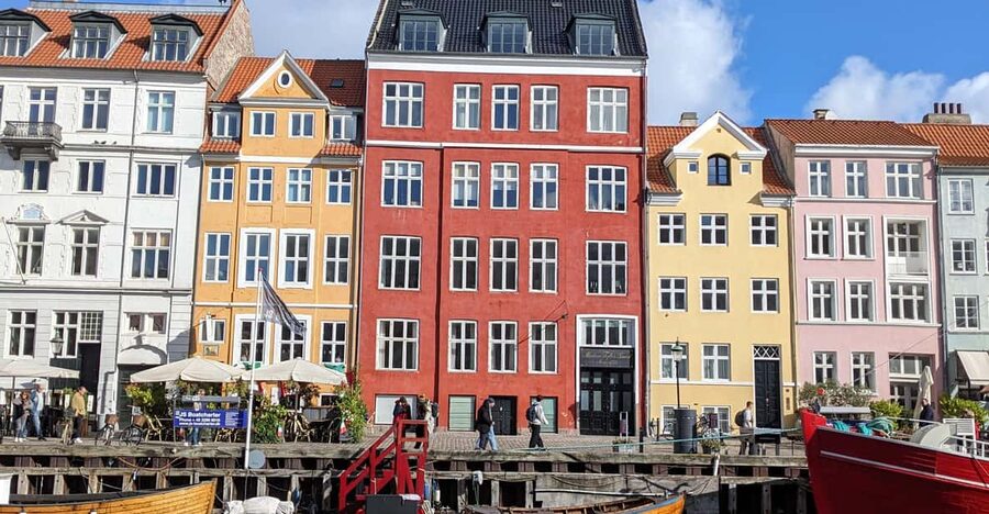 Stroll through the heart of Copenhagen - private guided tour in French - Why this 2-hour French private walk is a smart start