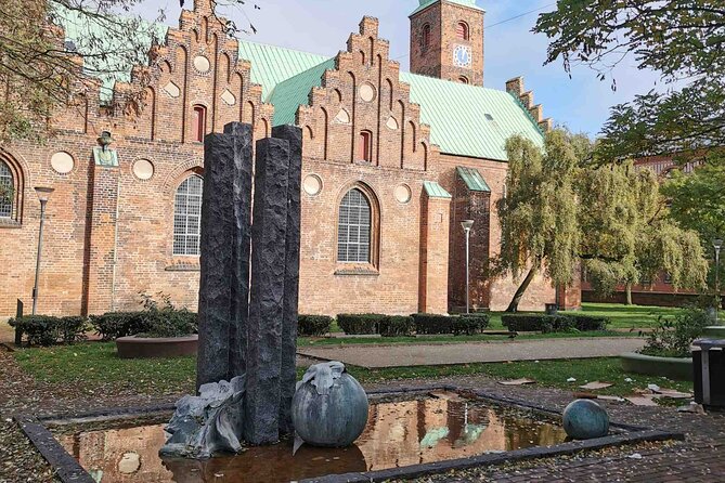 The Ancient Viking Stronghold of Aros: A Self-Guided Audio Tour in Aarhus - Aros Aarhus Kunstmuseum on the Route, Art Context Without the Ticket Hassle