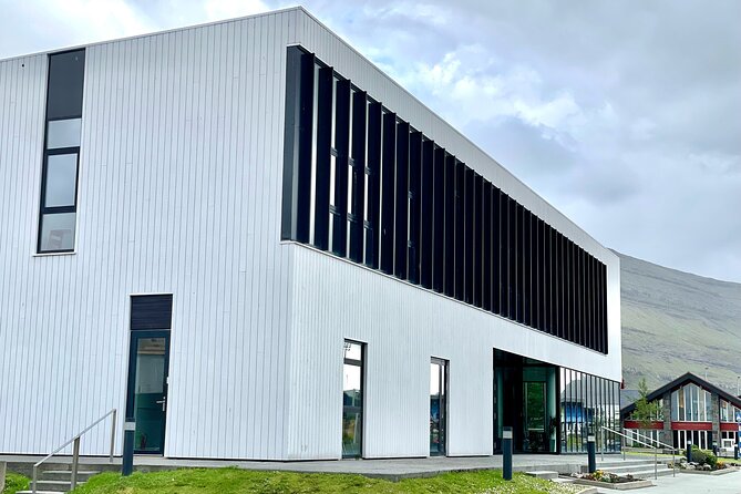 Understanding Klaksvík: A Self-guided city tour in KlaksvÍk - Stop 4: Borðoyarvík and the Norðoya Tunnel viewpoint